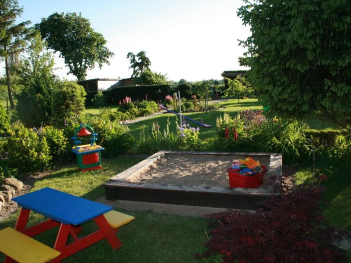 Apartment In Robertsdorf With Garden, Terrace, Barbecue Blowatz Rum bild