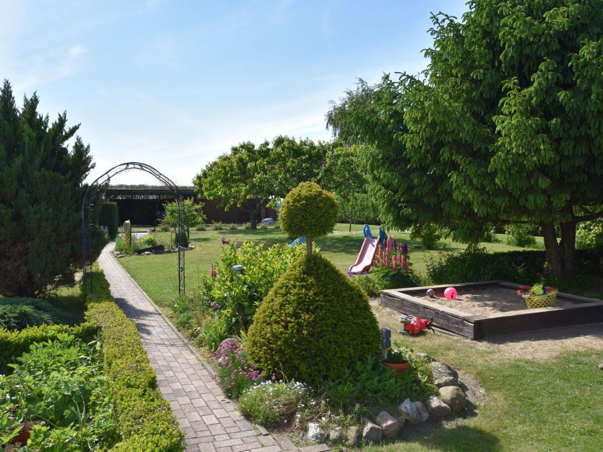 Apartment In Robertsdorf With Garden, Terrace, Barbecue Blowatz Rum bild